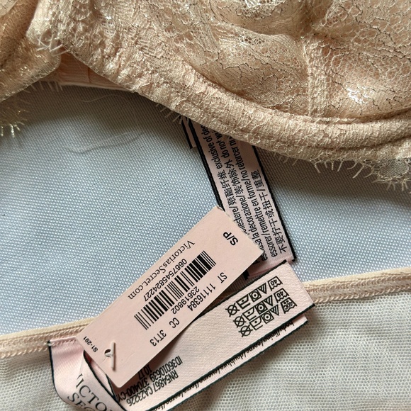 Victoria’s Secret - Ballet Pink w/Silver Shimmer & EyelashTrim - Bra & Panty Set - Picture 9 of 9